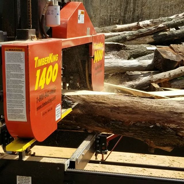 Taking off the side to get to the good stuff....#sawmill #woodworking #timberking #diy #wood